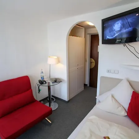 מלון Hotel-garni Fels