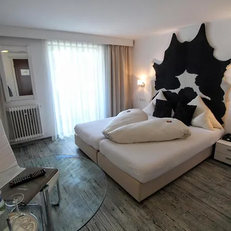فندق Hotel-garni Fels ريزلرن